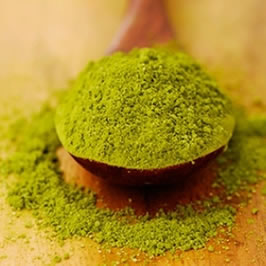 Spoon of Green Tea Extract